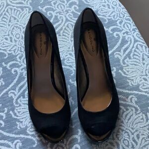 Bandolino Black Classic Peep Toe Heels